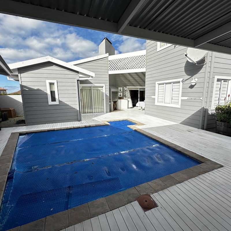 7 Bedroom Property for Sale in Pienaarstrand Western Cape